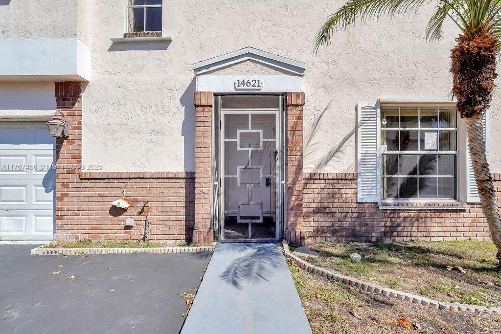 Недавно продано: $432,000 (3 спален, 2 ванн, 1217 Квадратных фут)