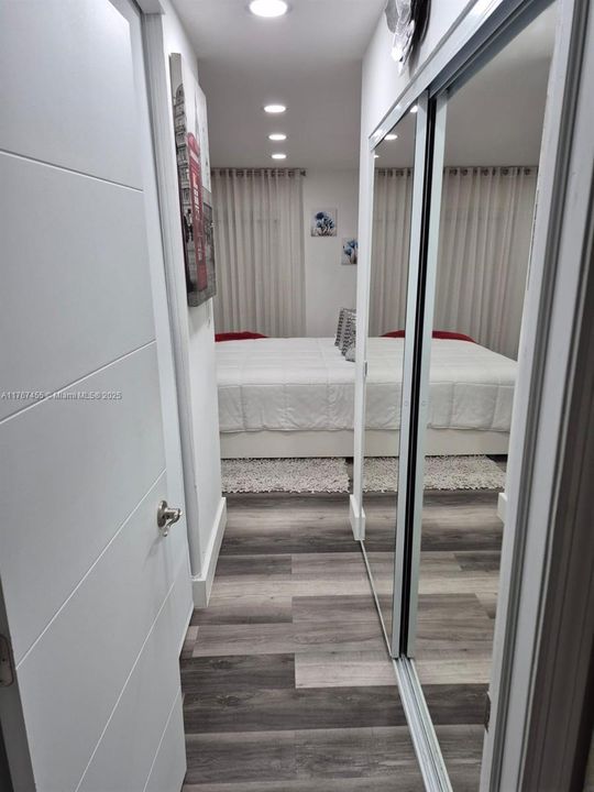 Под контрактом: $179,900 (1 спален, 1 ванн, 670 Квадратных фут)