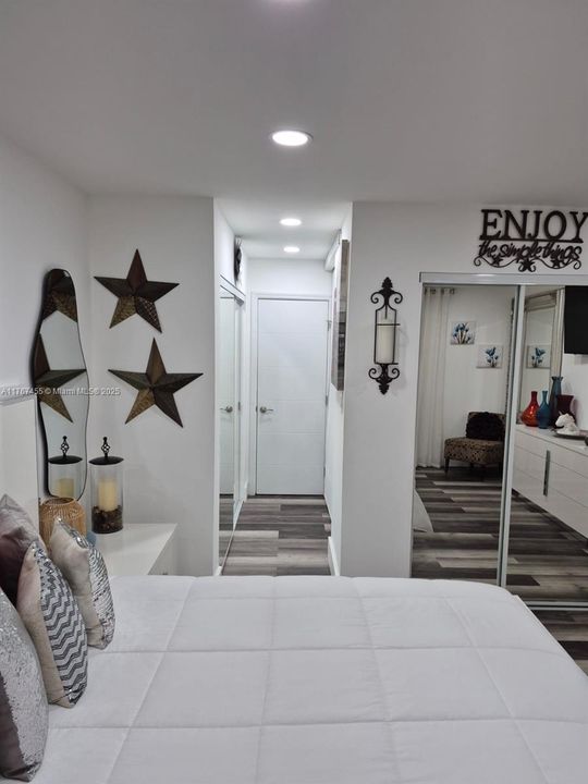 Под контрактом: $179,900 (1 спален, 1 ванн, 670 Квадратных фут)