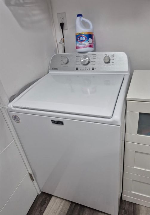 Под контрактом: $179,900 (1 спален, 1 ванн, 670 Квадратных фут)