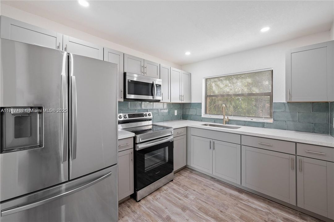 Recientemente alquilado: $2,750 (3 camas, 2 baños, 999 Pies cuadrados)