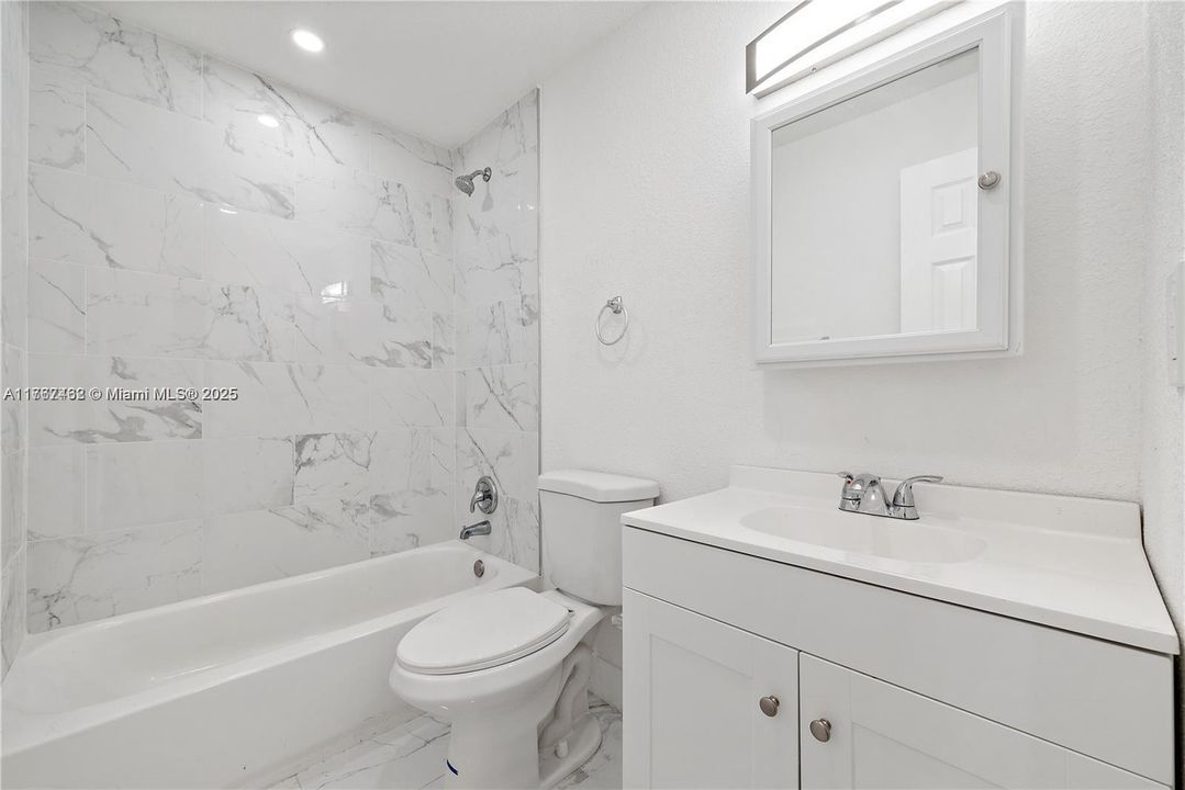 Recientemente alquilado: $2,750 (3 camas, 2 baños, 999 Pies cuadrados)