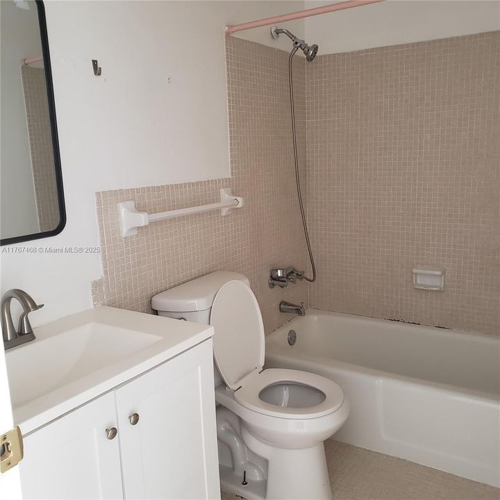 最近租的: $2,150 (2 贝兹, 2 浴室, 1040 平方英尺)