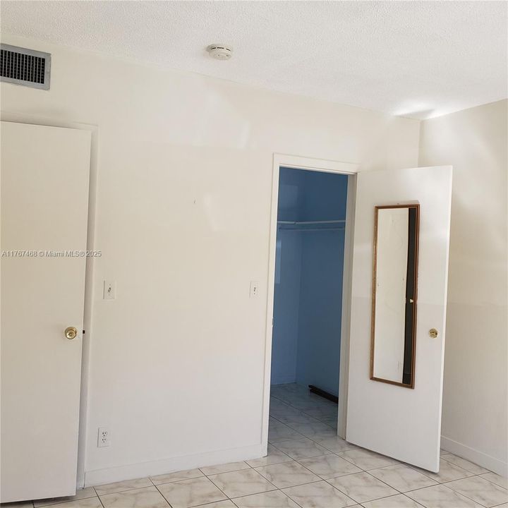 最近租的: $2,150 (2 贝兹, 2 浴室, 1040 平方英尺)