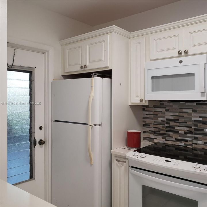 最近租的: $2,150 (2 贝兹, 2 浴室, 1040 平方英尺)