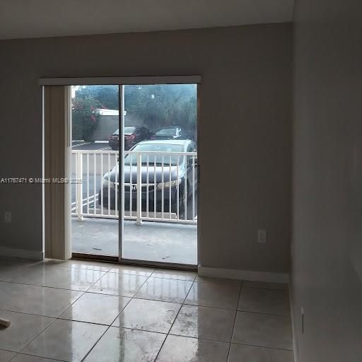 На продажу: $156,000 (1 спален, 1 ванн, 658 Квадратных фут)