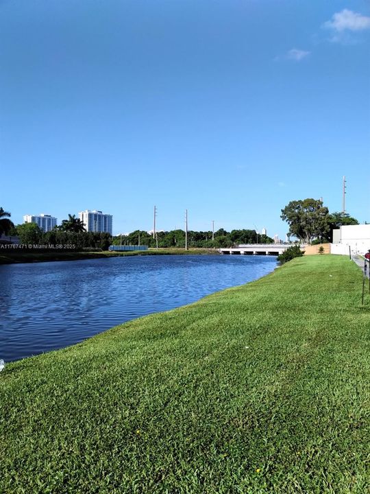 На продажу: $156,000 (1 спален, 1 ванн, 658 Квадратных фут)