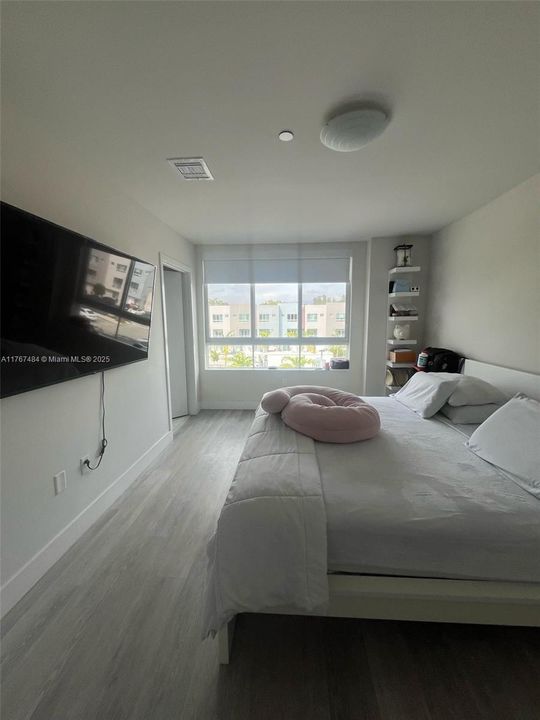 For Sale: $464,000 (2 beds, 2 baths, 1392 Square Feet)