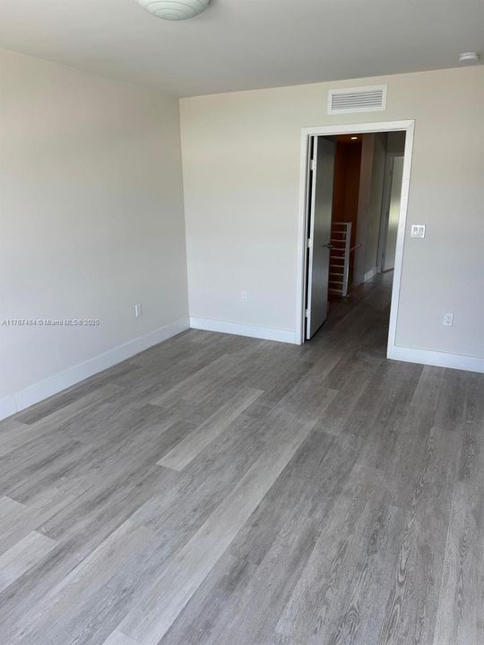 For Sale: $464,000 (2 beds, 2 baths, 1392 Square Feet)