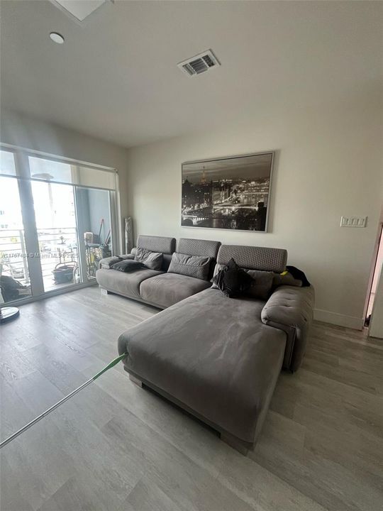 For Sale: $464,000 (2 beds, 2 baths, 1392 Square Feet)