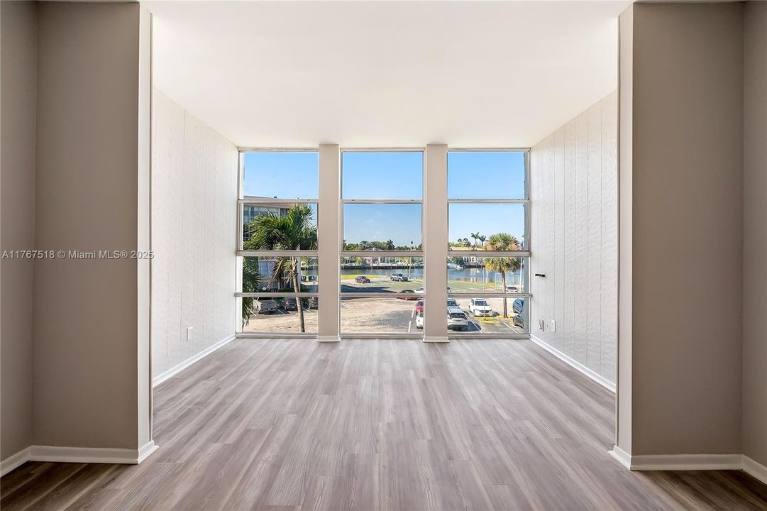 最近租的: $2,000 (1 贝兹, 1 浴室, 820 平方英尺)