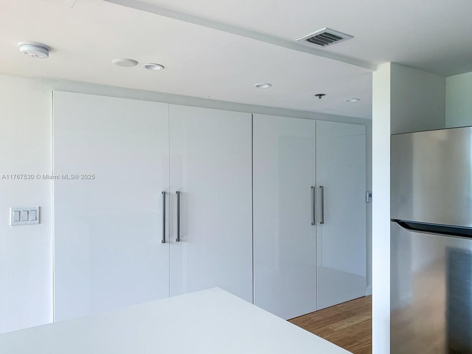 Recently Sold: $310,000 (0 beds, 1 baths, 400 Square Feet)