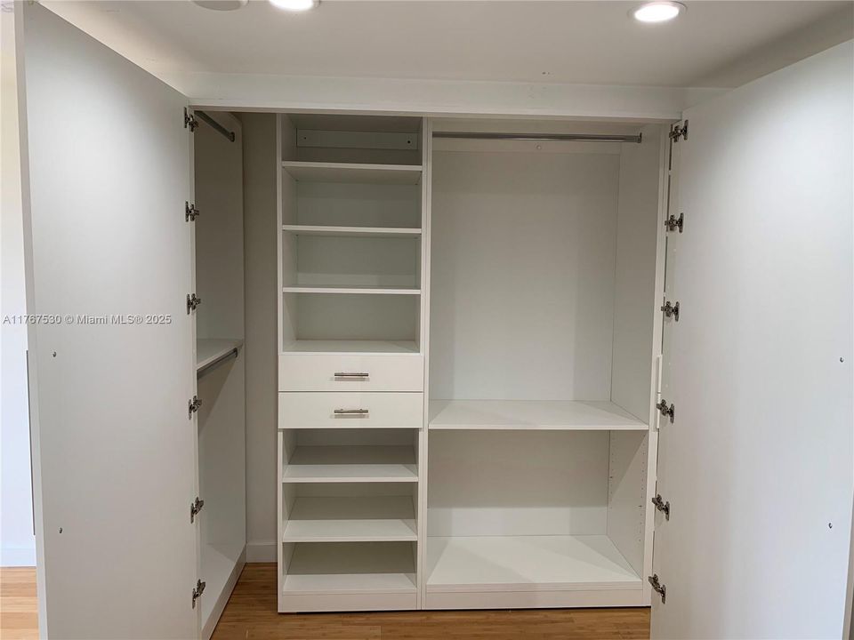 Recently Sold: $310,000 (0 beds, 1 baths, 400 Square Feet)