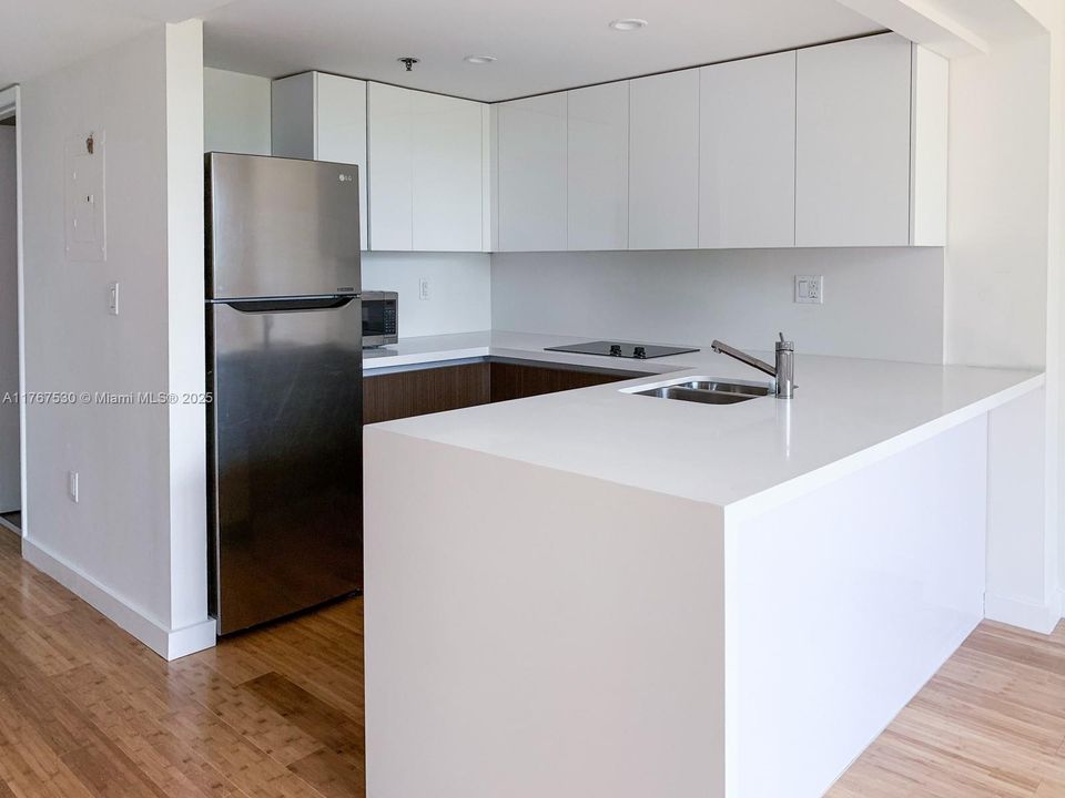 Recently Sold: $310,000 (0 beds, 1 baths, 400 Square Feet)