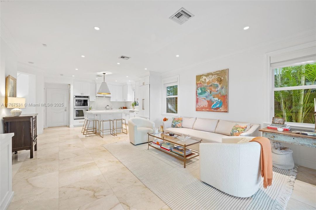 Recently Sold: $2,585,000 (3 beds, 2 baths, 2920 Square Feet)