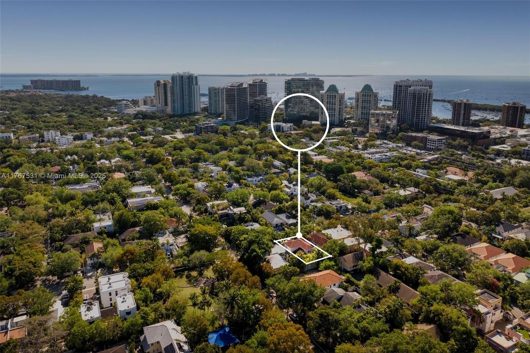 Recently Sold: $2,585,000 (3 beds, 2 baths, 2920 Square Feet)