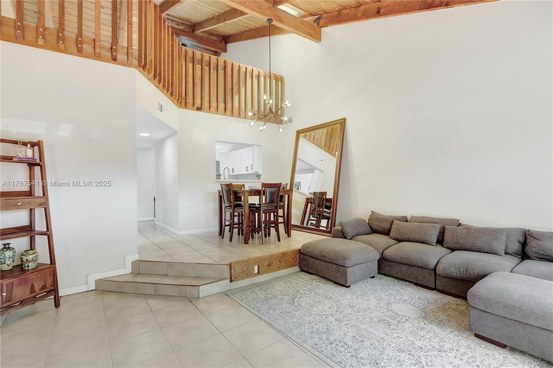 Recently Sold: $360,000 (2 beds, 2 baths, 1230 Square Feet)