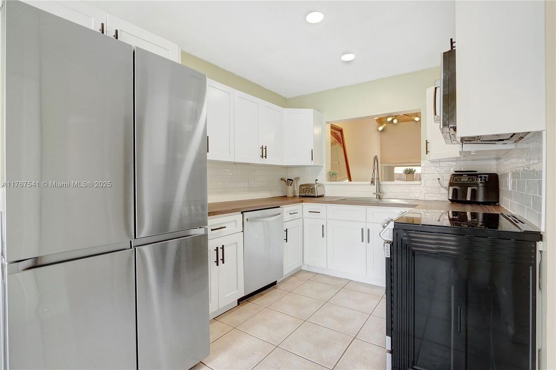 Recently Sold: $360,000 (2 beds, 2 baths, 1230 Square Feet)