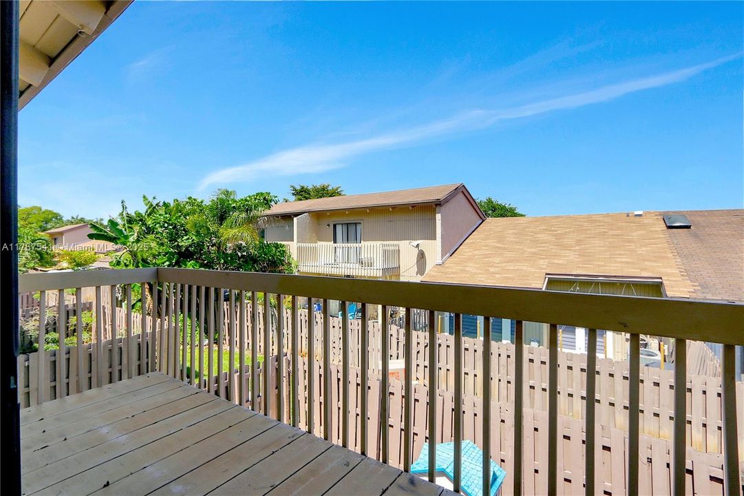 Recently Sold: $360,000 (2 beds, 2 baths, 1230 Square Feet)