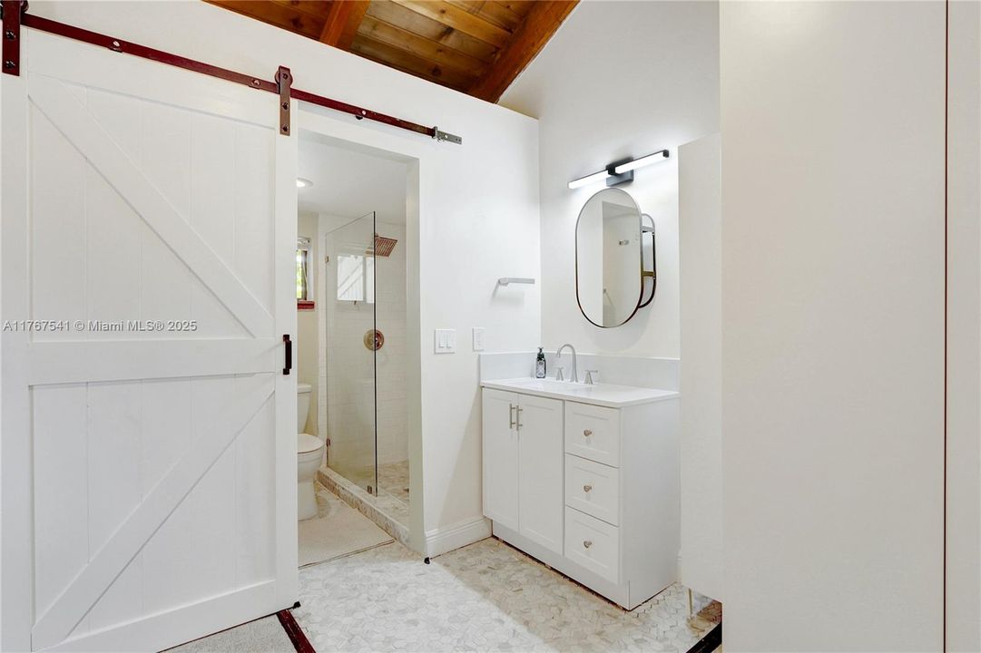 Recently Sold: $360,000 (2 beds, 2 baths, 1230 Square Feet)