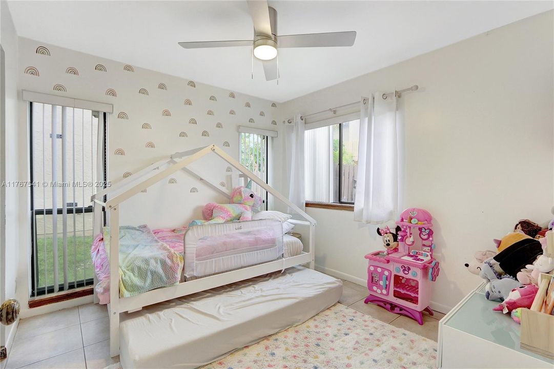 Recently Sold: $360,000 (2 beds, 2 baths, 1230 Square Feet)