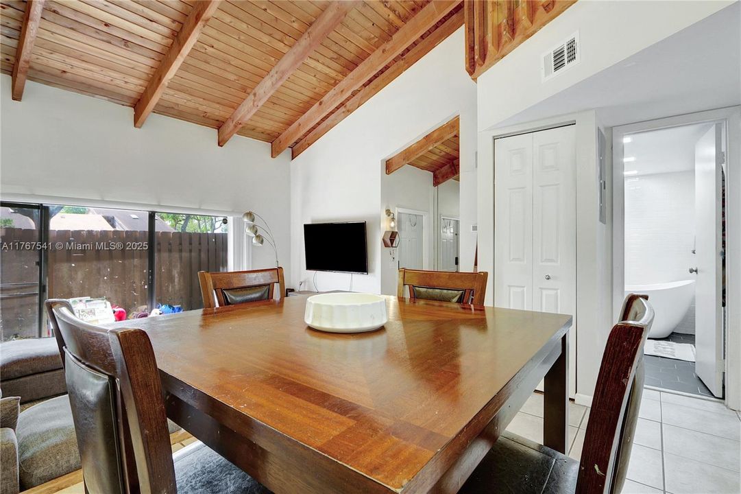 Recently Sold: $360,000 (2 beds, 2 baths, 1230 Square Feet)