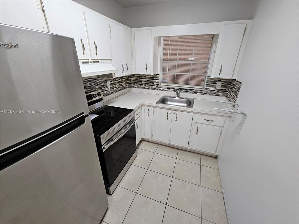 最近租的: $1,650 (1 贝兹, 1 浴室, 700 平方英尺)