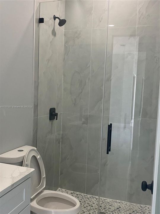 Недавно продано: $395,000 (4 спален, 2 ванн, 1800 Квадратных фут)