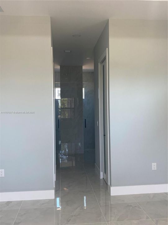 Недавно продано: $395,000 (4 спален, 2 ванн, 1800 Квадратных фут)