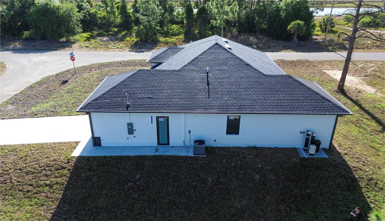 Недавно продано: $395,000 (4 спален, 2 ванн, 1800 Квадратных фут)