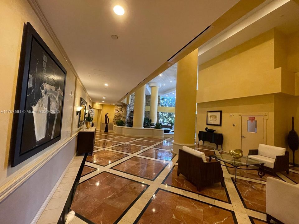 Recently Sold: $385,000 (2 beds, 2 baths, 1400 Square Feet)