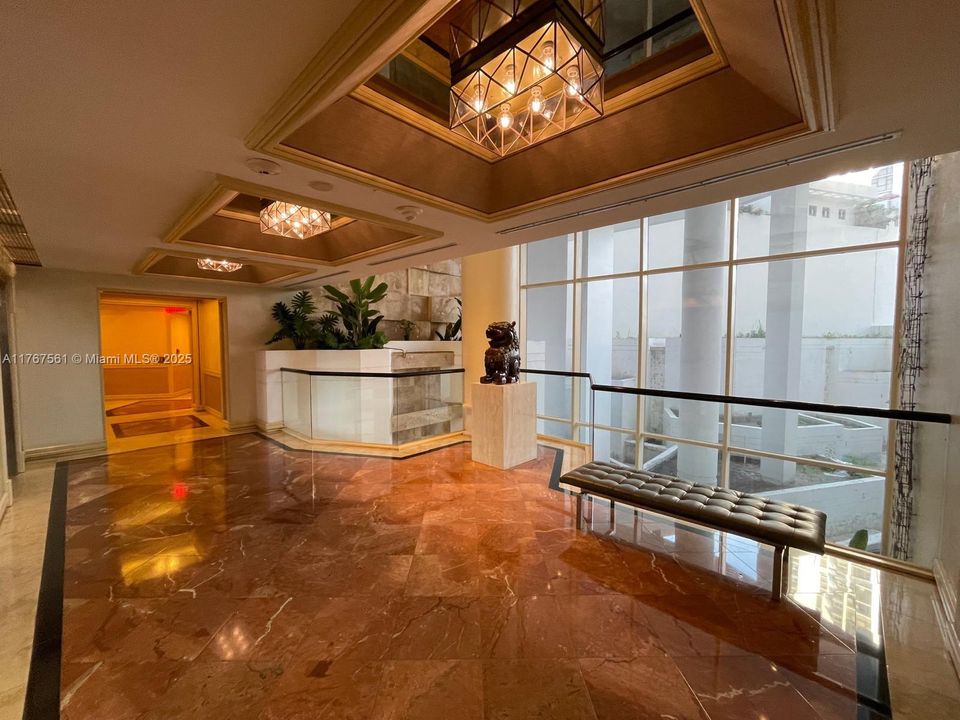 Recently Sold: $385,000 (2 beds, 2 baths, 1400 Square Feet)