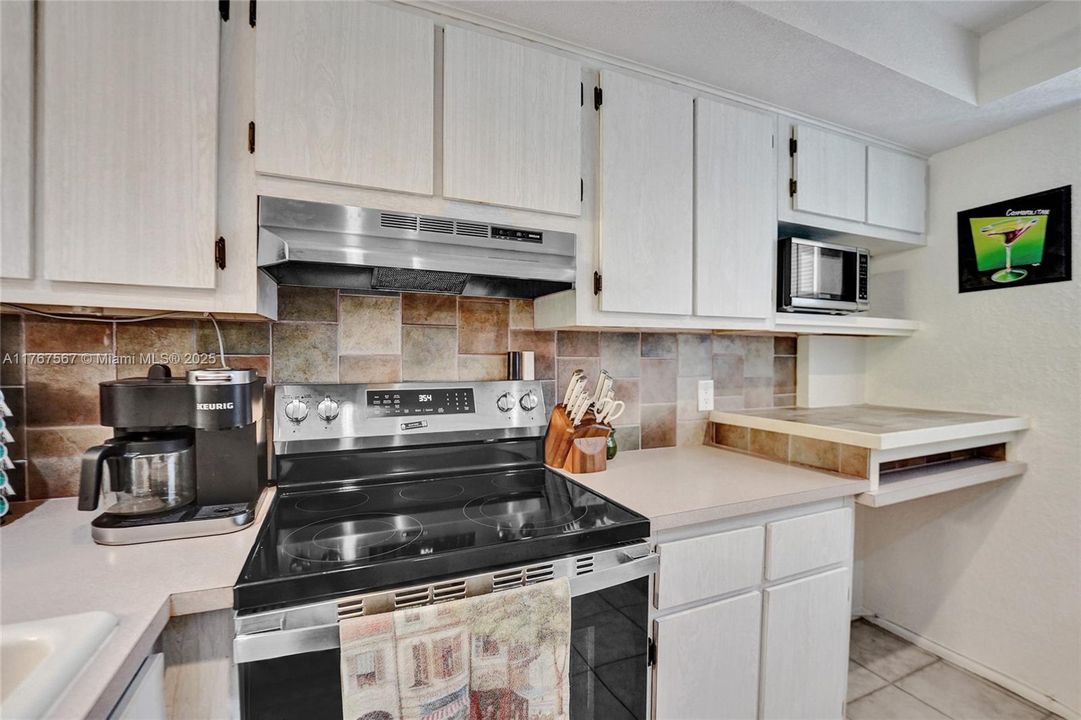 最近售出: $154,770 (2 贝兹, 2 浴室, 975 平方英尺)