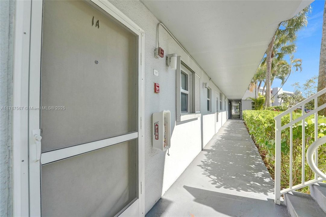 最近售出: $154,770 (2 贝兹, 2 浴室, 975 平方英尺)