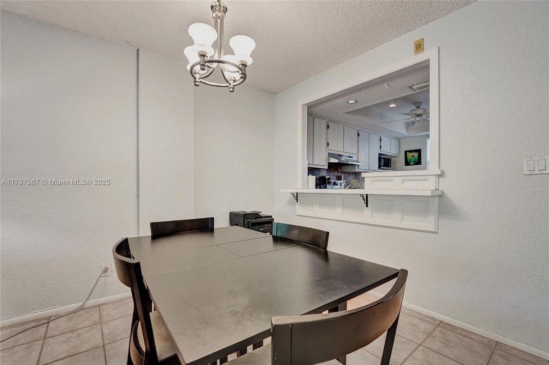 最近售出: $154,770 (2 贝兹, 2 浴室, 975 平方英尺)