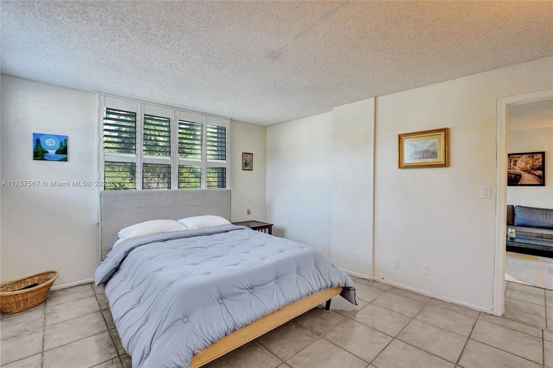 最近售出: $154,770 (2 贝兹, 2 浴室, 975 平方英尺)