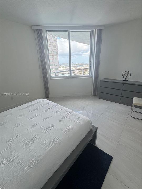 Recently Rented: $3,600 (2 beds, 2 baths, 1105 Square Feet)