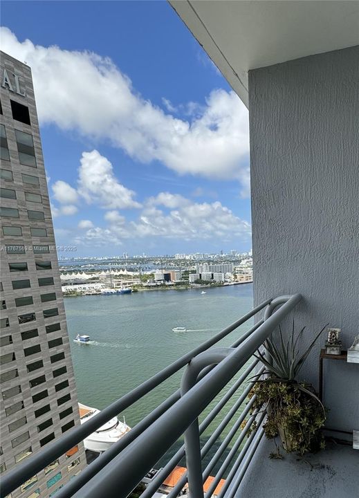 Recently Rented: $3,600 (2 beds, 2 baths, 1105 Square Feet)