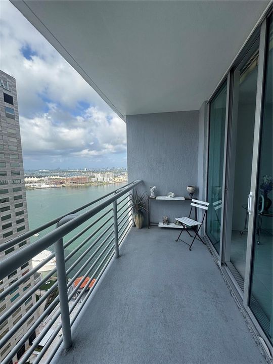 Recently Rented: $3,600 (2 beds, 2 baths, 1105 Square Feet)