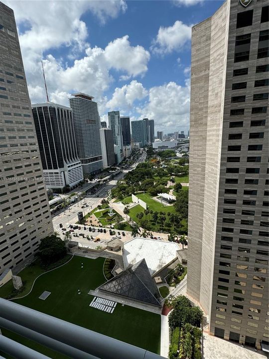 Recently Rented: $3,600 (2 beds, 2 baths, 1105 Square Feet)