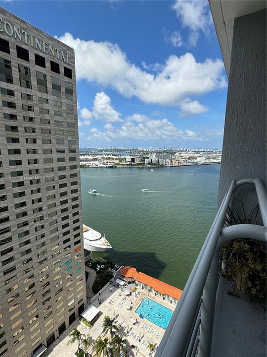 Recently Rented: $3,600 (2 beds, 2 baths, 1105 Square Feet)