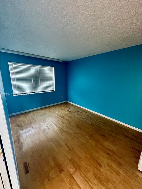 Vendido Recientemente: $250,000 (2 camas, 2 baños, 1180 Pies cuadrados)