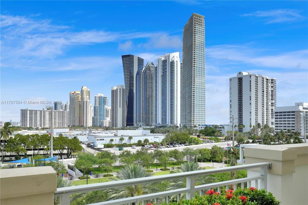 En Venta: $859,000 (3 camas, 2 baños, 1458 Pies cuadrados)