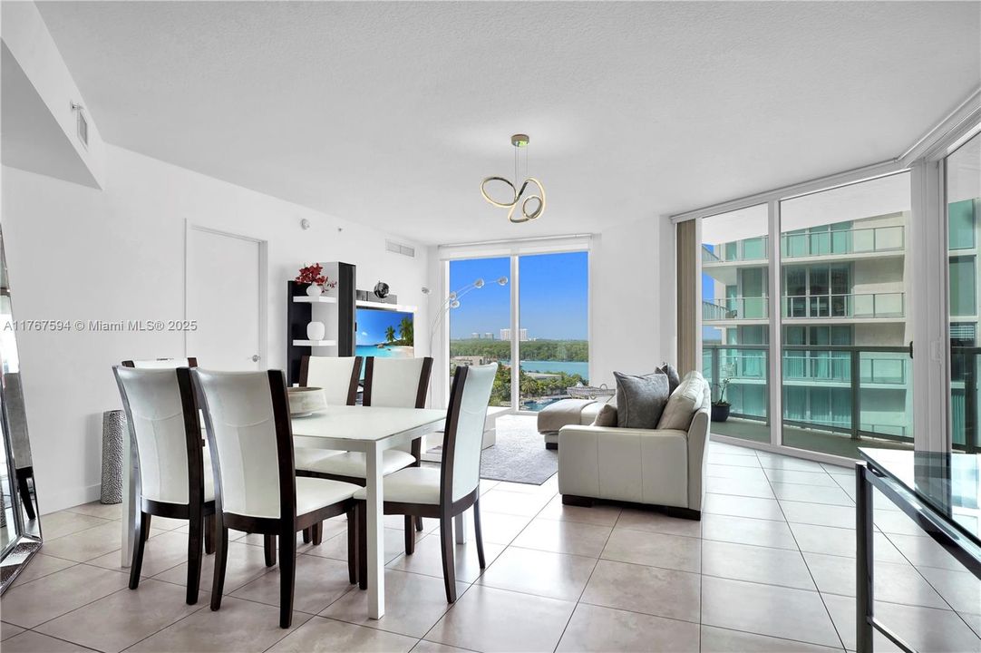 En Venta: $859,000 (3 camas, 2 baños, 1458 Pies cuadrados)