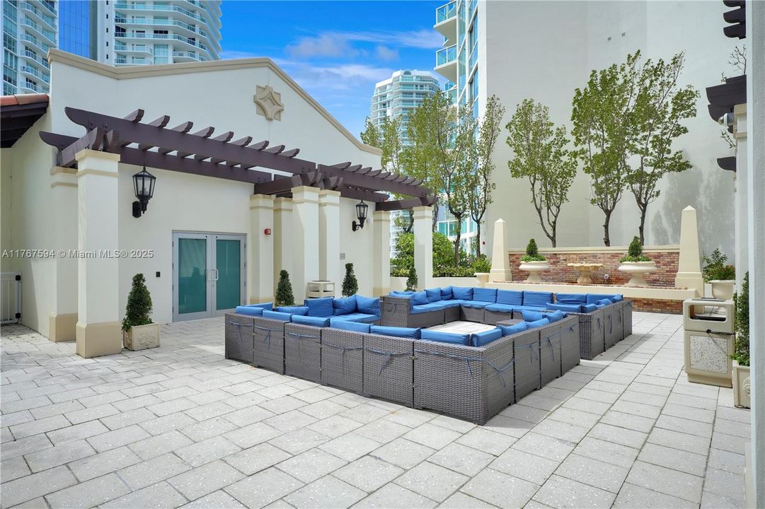 En Venta: $859,000 (3 camas, 2 baños, 1458 Pies cuadrados)