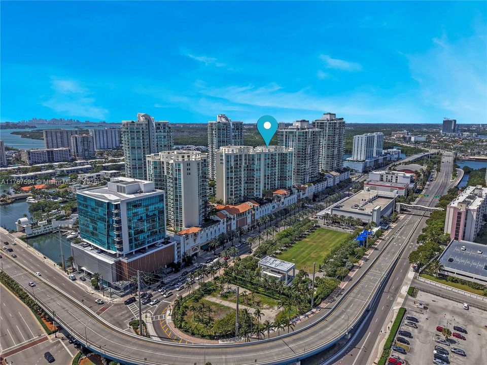 En Venta: $859,000 (3 camas, 2 baños, 1458 Pies cuadrados)