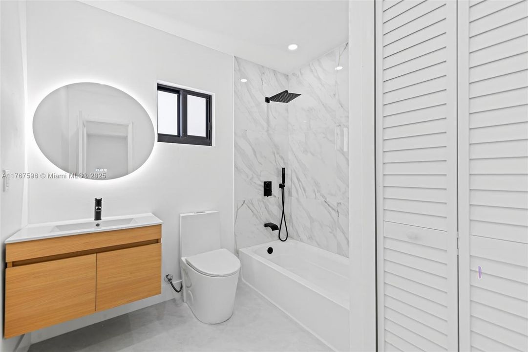 最近售出: $415,000 (3 贝兹, 2 浴室, 1056 平方英尺)