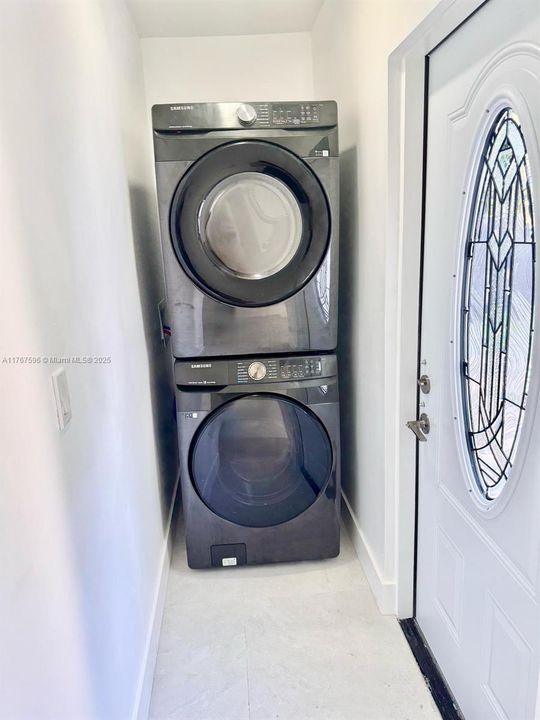 最近售出: $415,000 (3 贝兹, 2 浴室, 1056 平方英尺)