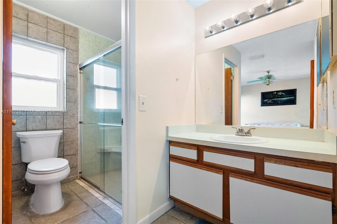 Vendido Recientemente: $339,000 (2 camas, 2 baños, 1116 Pies cuadrados)