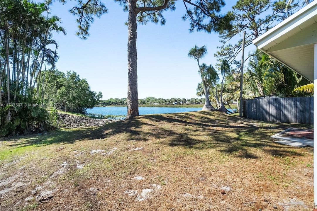 Vendido Recientemente: $339,000 (2 camas, 2 baños, 1116 Pies cuadrados)